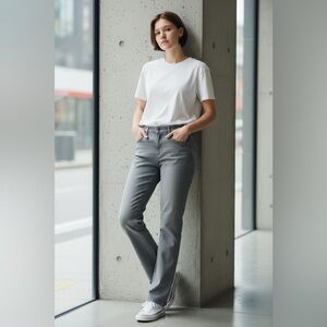 Liz Claiborne City size 10- NWT- Classic Gray Women's Jeans